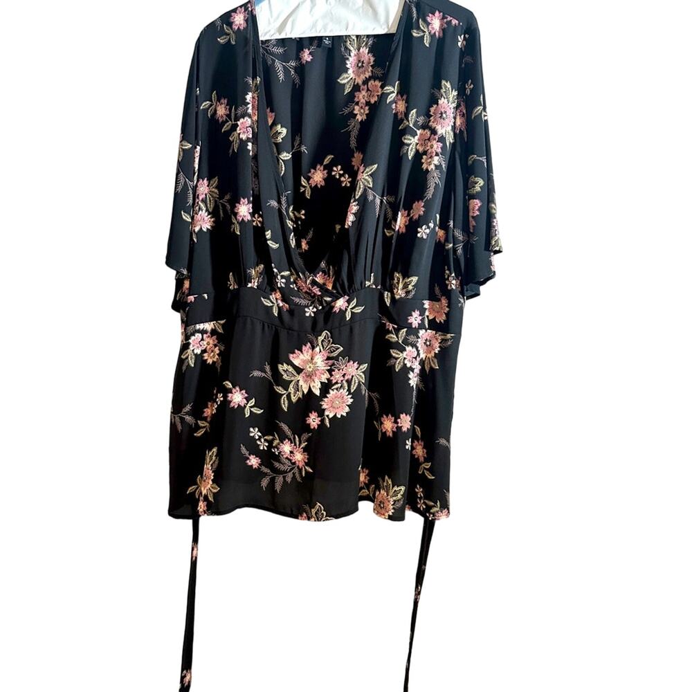 Torrid babydoll surplice top with tie back - Size 4X